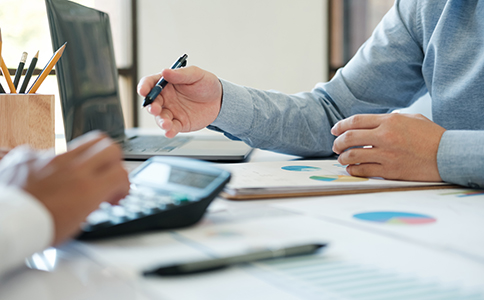 提交材料并填寫開戶申請(qǐng)