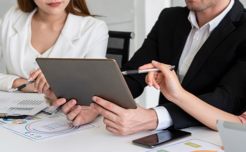 股份變更手續(xù)如何辦理？